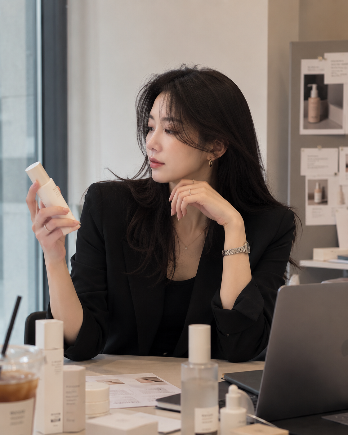 코스메틱 브랜드 CEO 고객 이미지